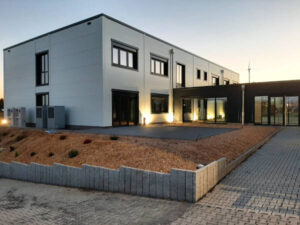 Lagerhalle mit Büro -Sybac