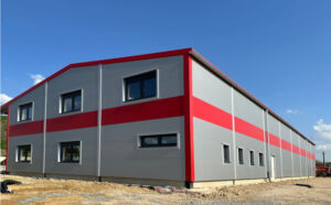 Lagerhalle mit Büro